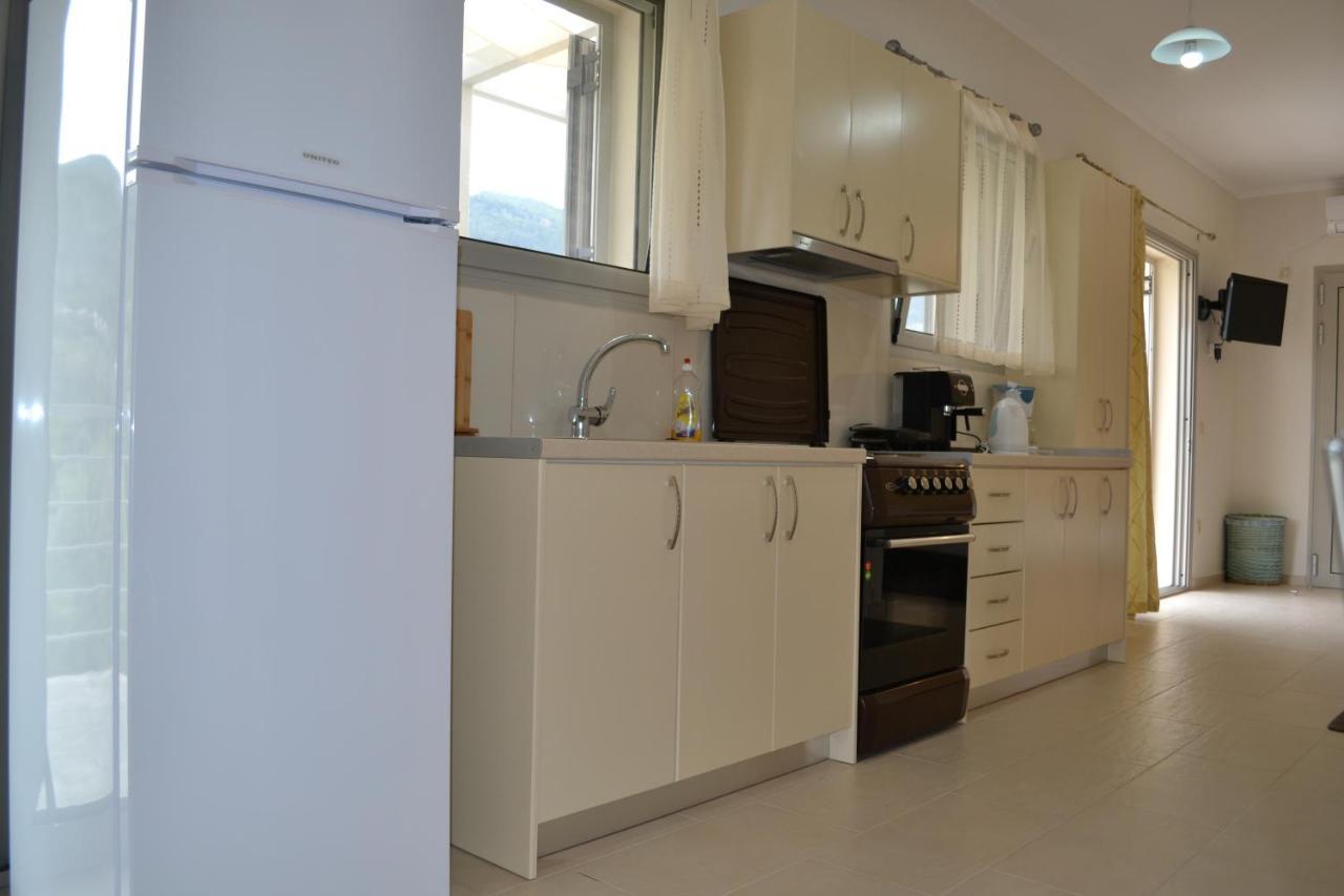 Av Apartment Áyios Nikítas Eksteriør bilde
